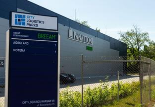 Polpack Zeus wzmacnia pozycję w Europie Środkowo-Wschodniej: Ponad 5 200 mkw. powierzchni magazynowo-biurowej w City Logistics Warsaw VII