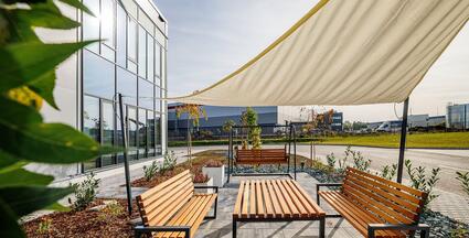 Odblokuj Wydajność: Dobrostan Pracowników Sercem Nowoczesnych Obiektów Logistycznych