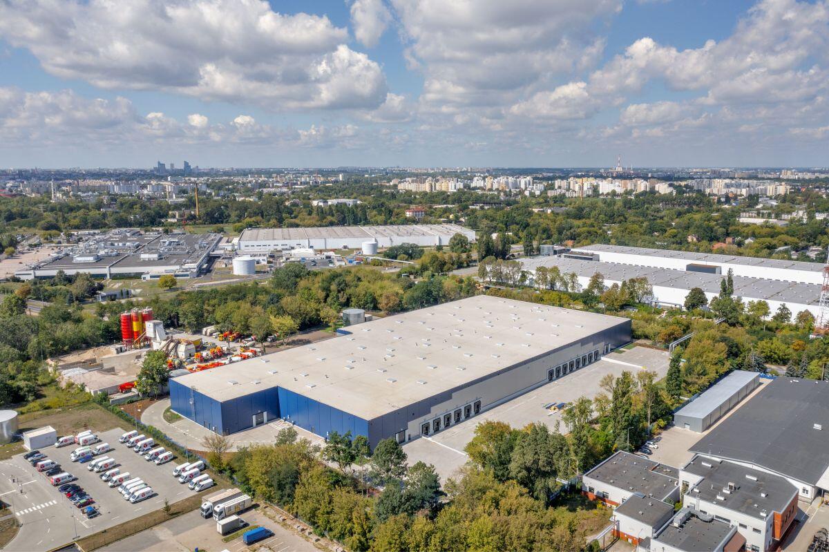 Innowacyjny Magazyn City Logistics Warsaw VI Zakończony przez Harden Construction: Ekologiczne Rozwiązania Przyszłości
