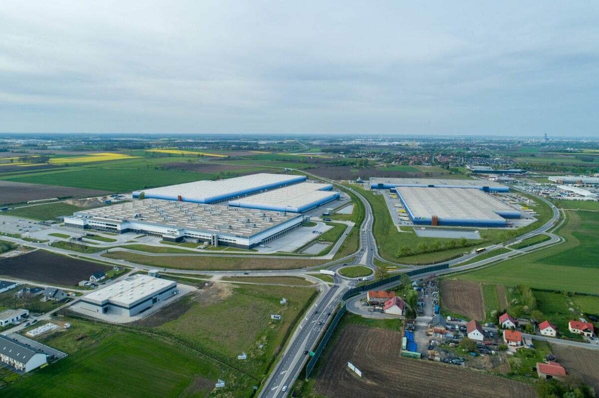 Odkryj Centrum Logistyczne Wrocław V: Dostępna Przestrzeń Magazynowa z Certyfikatem BREEAM Outstanding