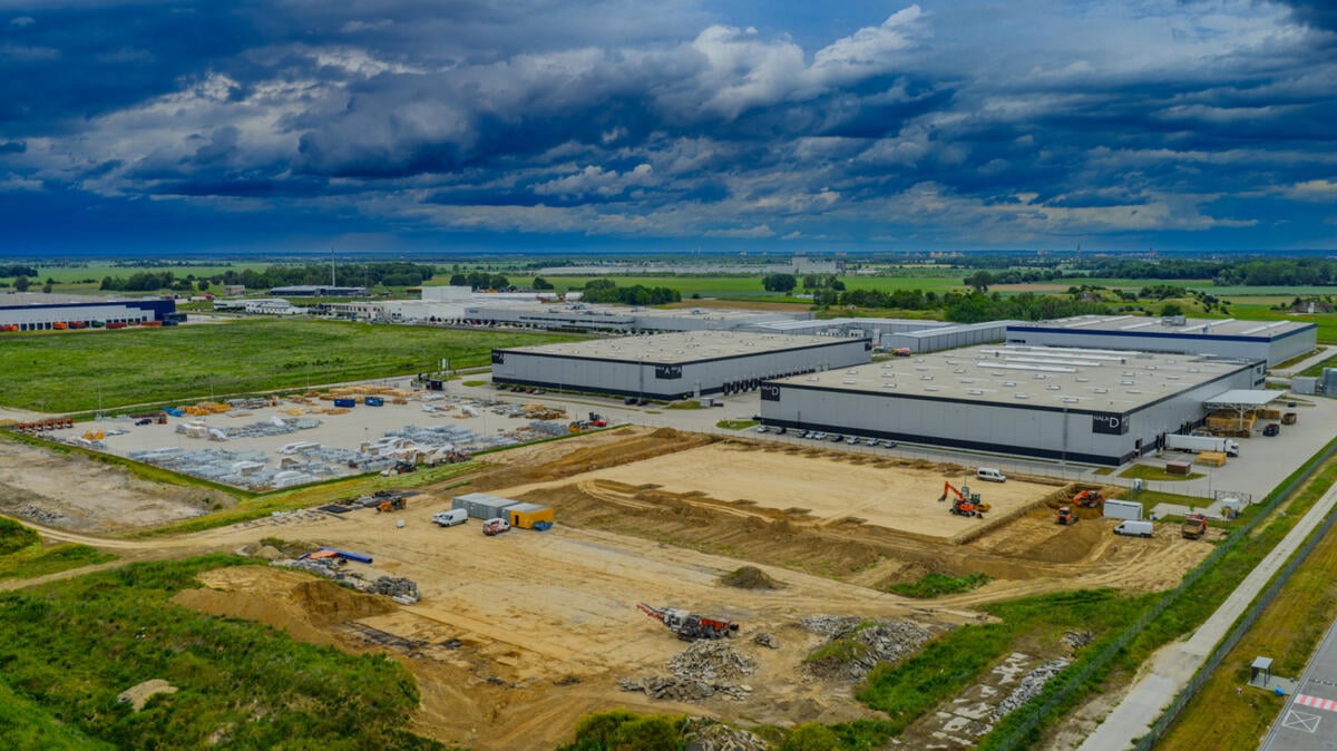 Nowa powierzchnia magazynowo-biurowa w budowie w Fortress Logistic Park Stargard