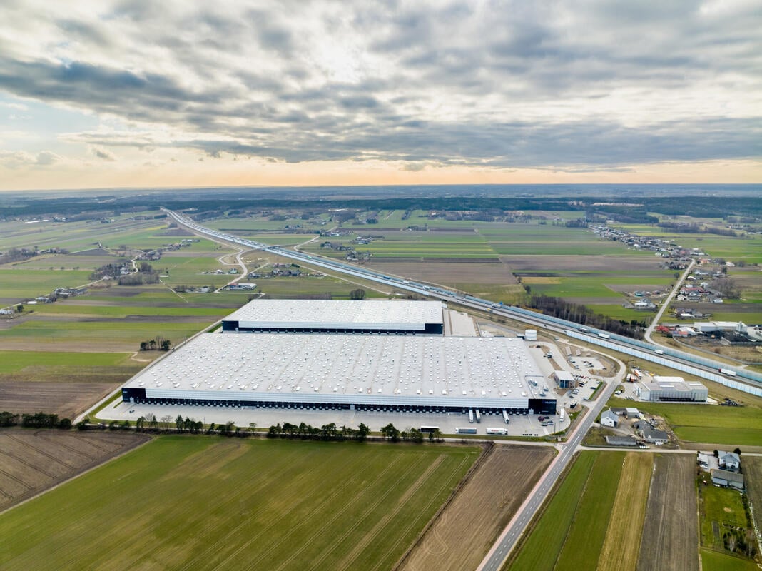 Hillwood Łowicz Południe Przyciąga PRO-LOGIS: Wiodące Centrum Logistyczne dla E-commerce i Dystrybucji