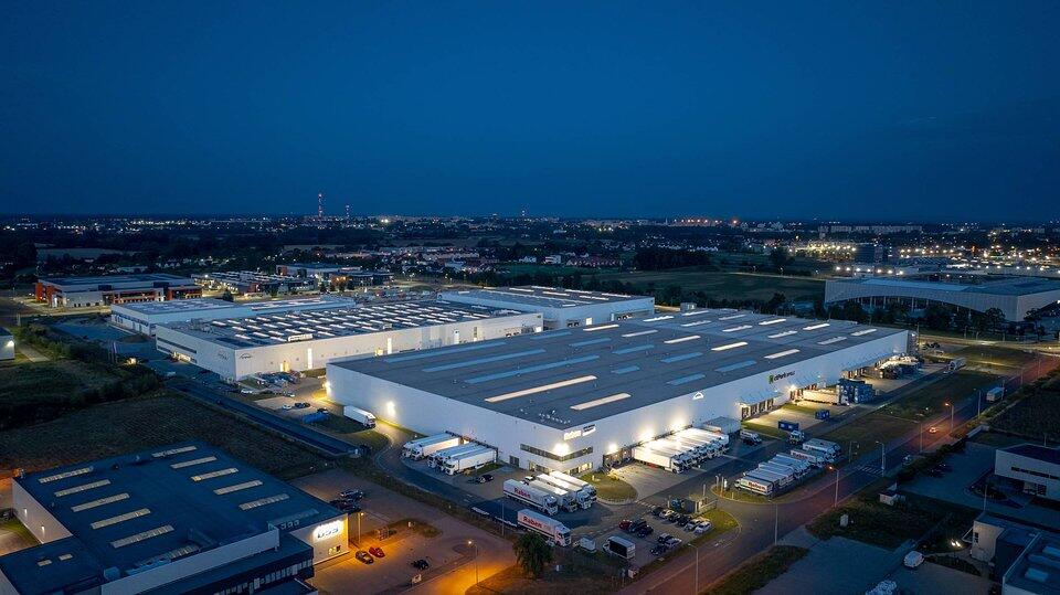 Rohlig SUUS Logistics rozszerza działalność w CTPark Opole: Nowe centrum dla firm poszukujących powierzchni magazynowych i biurowych Rohlig SUUS Logistics rozszerza działalność w CTPark Opole: Nowe centrum dla firm poszukujących powierzchni magazynowych i biurowych