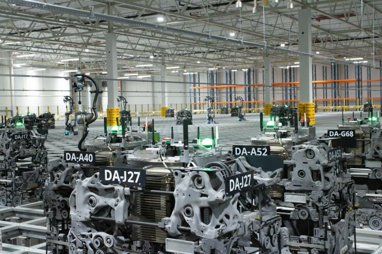 Rewolucja w logistyce: nowe zautomatyzowane centrum e-grocery Auchan pod Warszawą