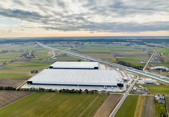 Hillwood Łowicz Południe Przyciąga PRO-LOGIS: Wiodące Centrum Logistyczne dla E-commerce i Dystrybucji