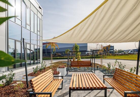 Odblokuj Wydajność: Dobrostan Pracowników Sercem Nowoczesnych Obiektów Logistycznych