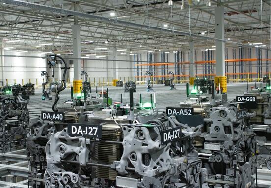 Rewolucja w logistyce: nowe zautomatyzowane centrum e-grocery Auchan pod Warszawą